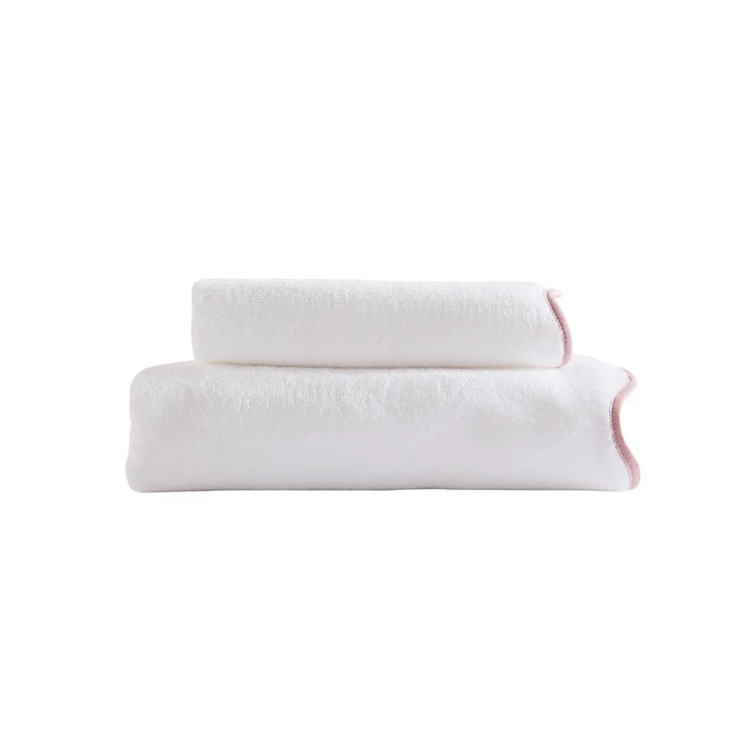Scalloped Edge Bath Towels – Soft & Absorbent
