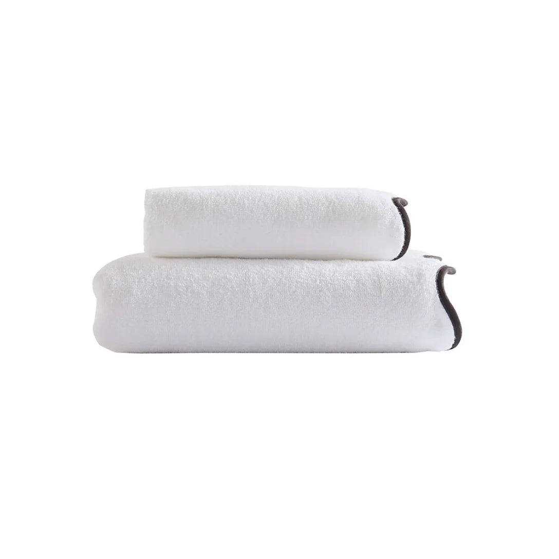 Scalloped Edge Bath Towels – Soft & Absorbent