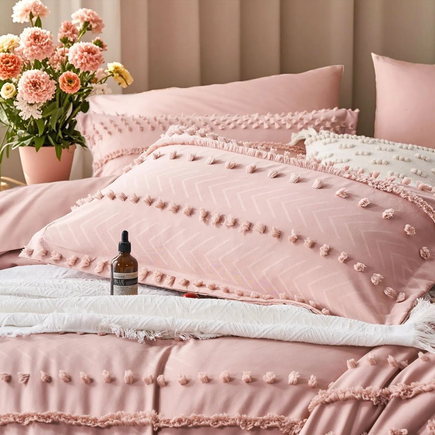 7-piece Tufted design comforter set - King or Queen